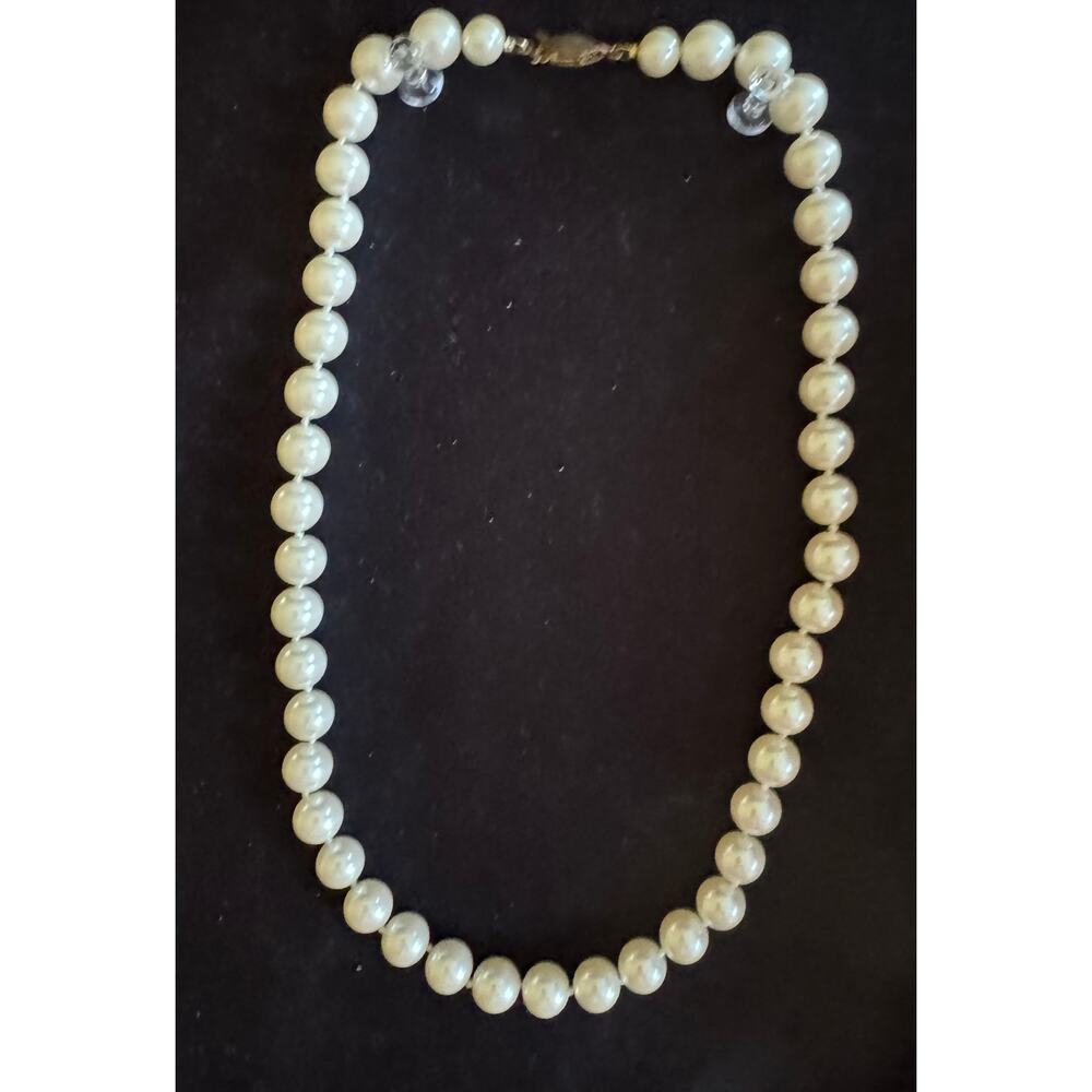 Vintage Style Faux Pearl Necklace Off White 17” Strand 8mm Beads Classic N242